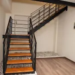 Ora E Vjeter1 לינה וארוחת בוקר Vlorë