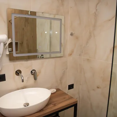 Ora E Vjeter1 * Vlorë