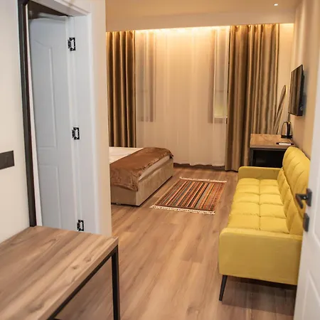 Ora E Vjeter1 * Vlore