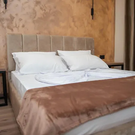 Ora E Vjeter1 Bed & Breakfast Vlore